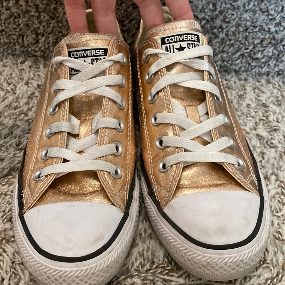 Women’s size 8 rose gold converse